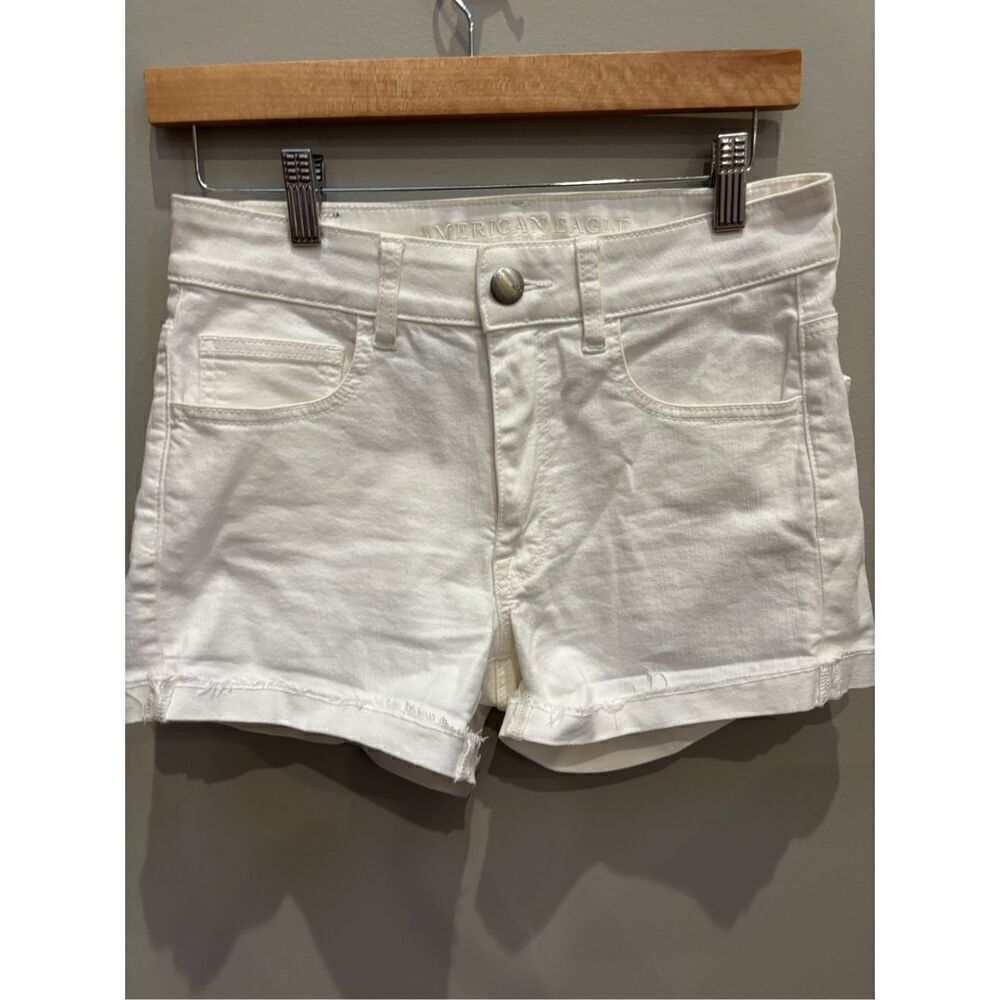 American Eagle 6 hi-rise super stretch shortie white cuffed hem front back pocke